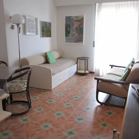 Wonderful Seaview Flat With Terrace شقة *